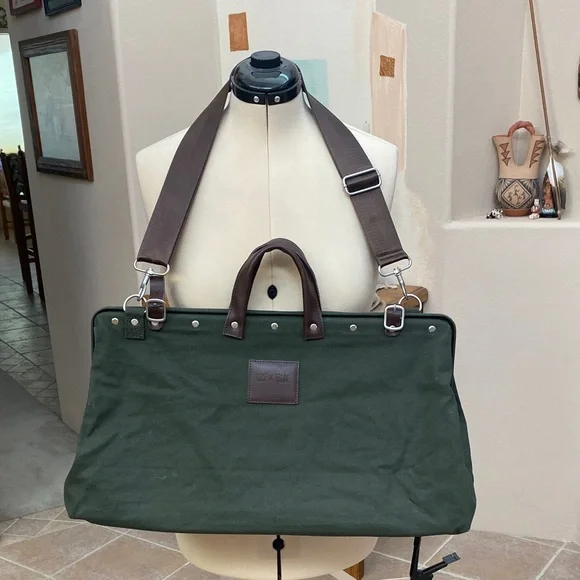 Green Canvas Men's/Women’s Bag with Brown Accents Line of Trade Brand - Picture 1 of 5